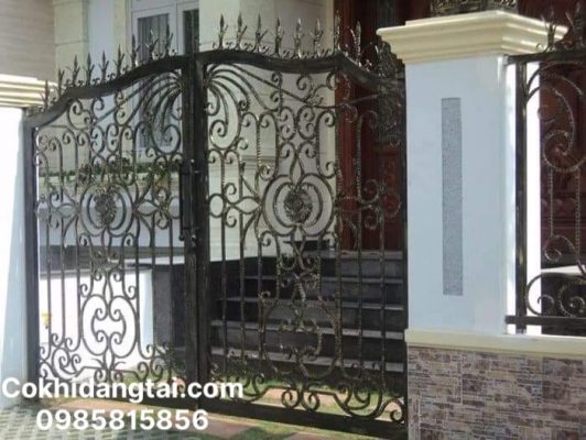 cửa cổng sắt 2 cánh