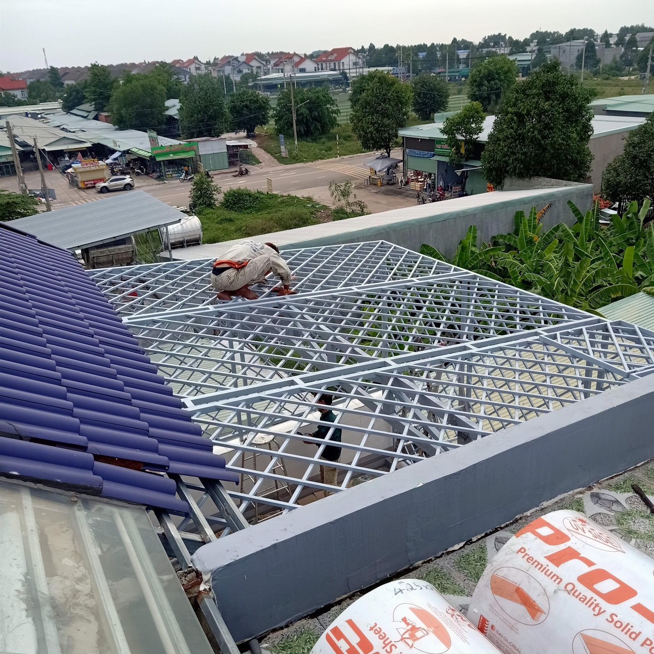 khung sắt bảo vệ lắp đặt uy tín tại định quán